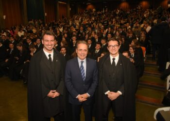 Renato Daniel tomou posse como presidente da DG-AAC. Sucede ao jovem lagarense João Pedro Caseiro