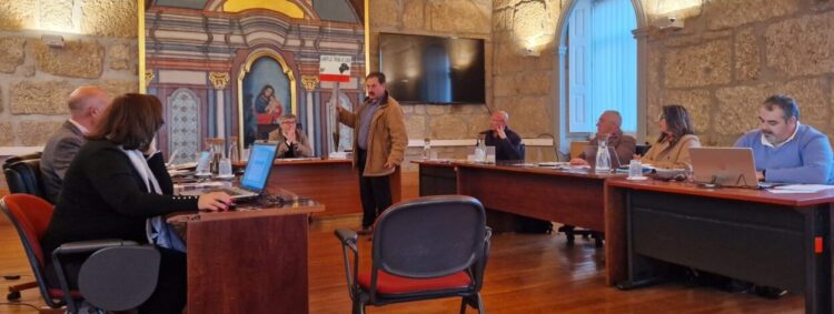 Manuel Simões contabiliza mais de 300 ovelhas mortas. Pastor e produtor de Queijo Serra da Estrela DOP, de Seixo da Beira, foi protestar à Câmara Municipal (vídeo)