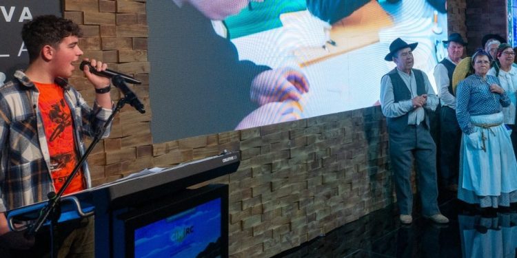 Afonso Oliveira, de 15 anos, surpreendeu na Bolsa de Turismo de Lisboa. Veja AQUI