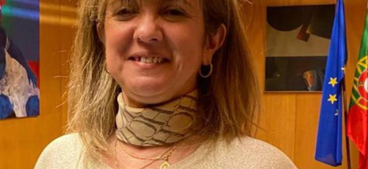 Agora é que me livro!: «Por vezes, é no trânsito que surgem as ideias para os meus manuscritos», comenta Ana Martins