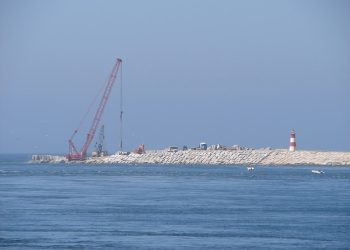 Homem sofreu ferimentos graves após queda no molhe do Porto de Aveiro