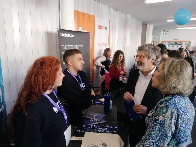 III Feira de Emprego da ESTGOH “empodera” alunos para mercado de trabalho