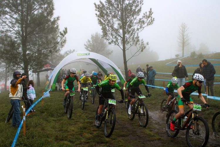 Vento e chuva não afastaram atletas da prova BTT XCO em Penacova