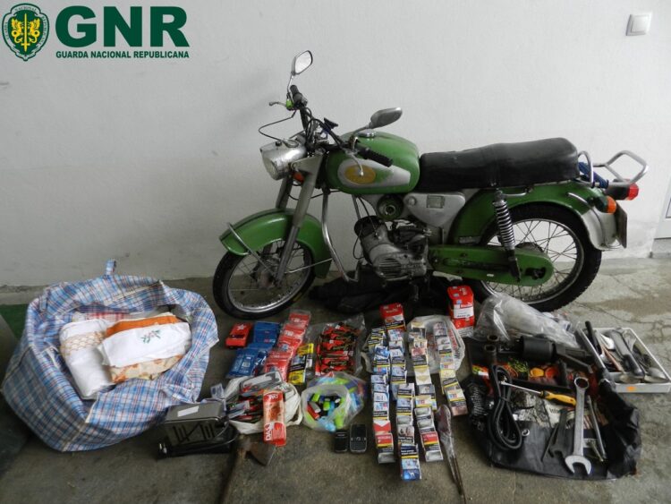 GNR deteve dois homens suspeitos da prática de assaltos em Lagares da Beira