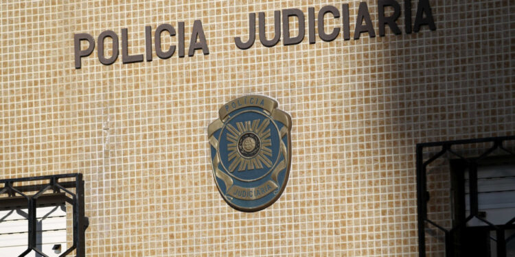 Homem detido por abusar sexualmente da filha menor na Figueira da Foz