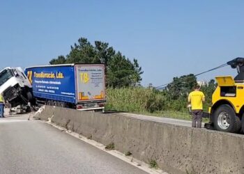 Despiste de pesado leva a corte do IP3 em Souselas nos dois sentidos