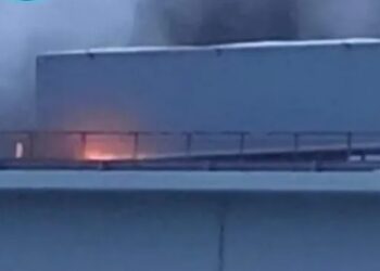 Fogo em camião cortou o trânsito na ponte da Figueira da Foz