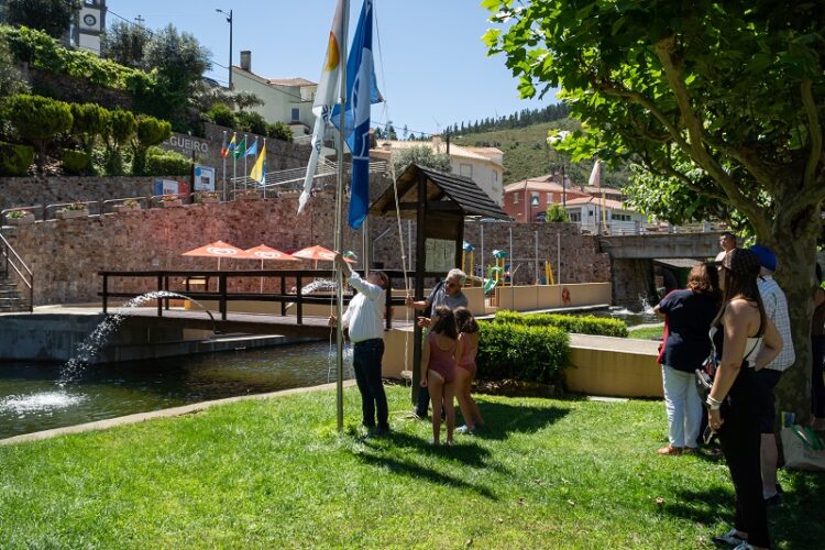 Bandeiras “Azul” e “Acessível” hasteadas nas praias fluviais do concelho de Pampilhsa da Serra