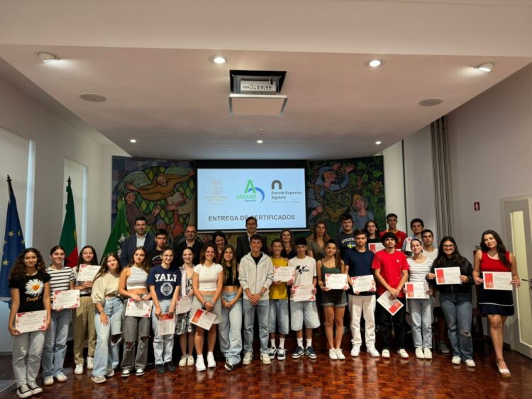 Alunos de Arganil reconhecidos com certificado de participação na Universidade e Escola de verão