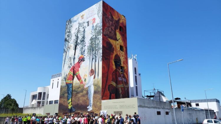 Mural recorda tragédia de 15 de outubro de 2017