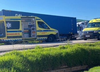 Motociclista morre em colisão no IC2