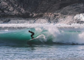 Jovem da Figueira da Foz tornou-se o 1.º português a surfar no polo Norte