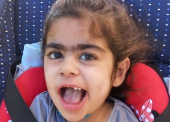 Luna tem cinco anos e precisa de ajuda. Amigos da família organizam concerto solidário em Avô