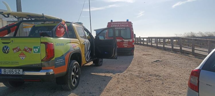 Mulher “inconsciente na água” resgatada em praia da Figueira da Foz