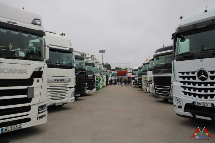 Mais de uma centena de camiões invadiu a vila de Tábua