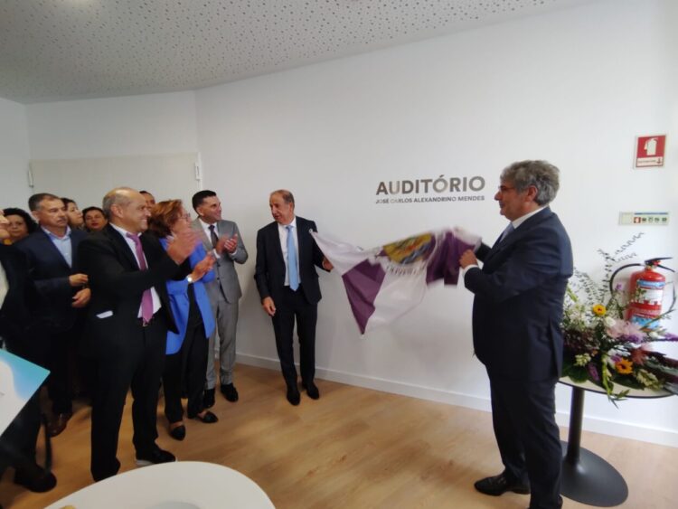 Auditório da Casa da Cultura recebe nome de José Carlos Alexandrino