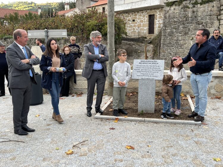 Avô com nova “sala de visitas”