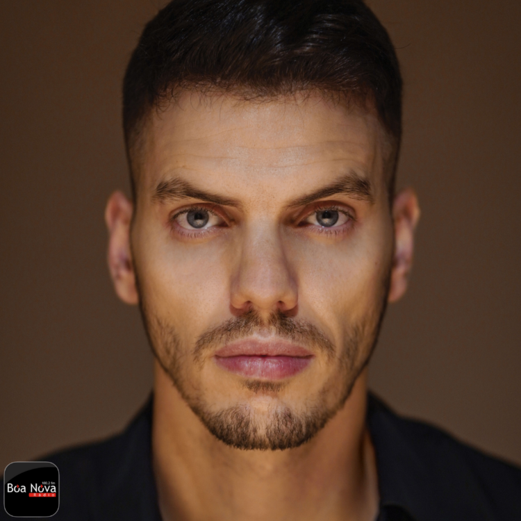 Raul Minh’alma: “Dou tudo o que tenho em cada livro e felizmente nunca me esgoto”