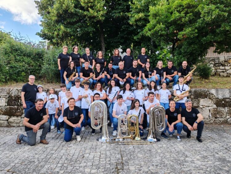 Filarmónica de Aldeia das Dez promove ensino gratuito da música