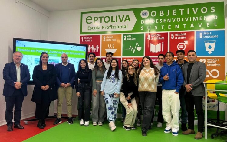 Eptoliva desafia nova Associação de Estudantes a participar ativamente no futuro da escola