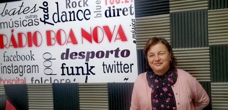 Em Aldeia das Dez há um escola que promove o ensino gratuito da música