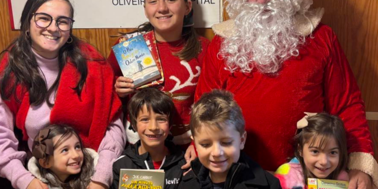 Agora é que me livro!: «Vim diretamente da Lapónia e deixei as renas estacionadas à porta da Rádio Boa Nova», afirma o Pai Natal