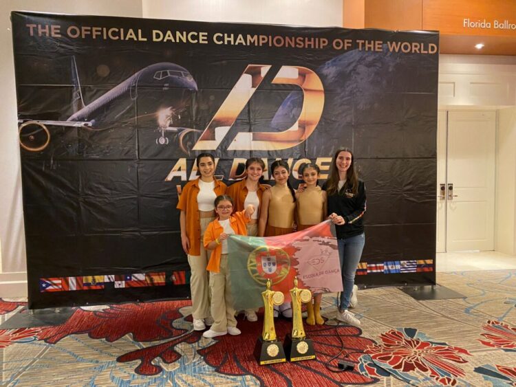 Bailarinas da Escola de Dança E-Motion são campeãs do Mundo