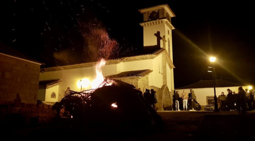 Madeiro de Natal da Associação de Jovens da Freguesia de Meruge