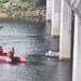 Bombeiros resgatam cão “à deriva numa palete” em barragem na Guarda