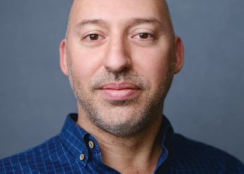 Agora é que me livro!: «Este ano comemoro 10 anos do lançamento do meu primeiro livro», comenta Alves dos Santos