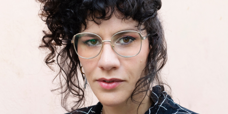 Agora é que me livro!: «Vencer este prémio ajudou-me muito a divulgar os meus livros», comenta Mariana Carrara