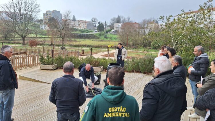 Município faz nova entrega de compostores à população