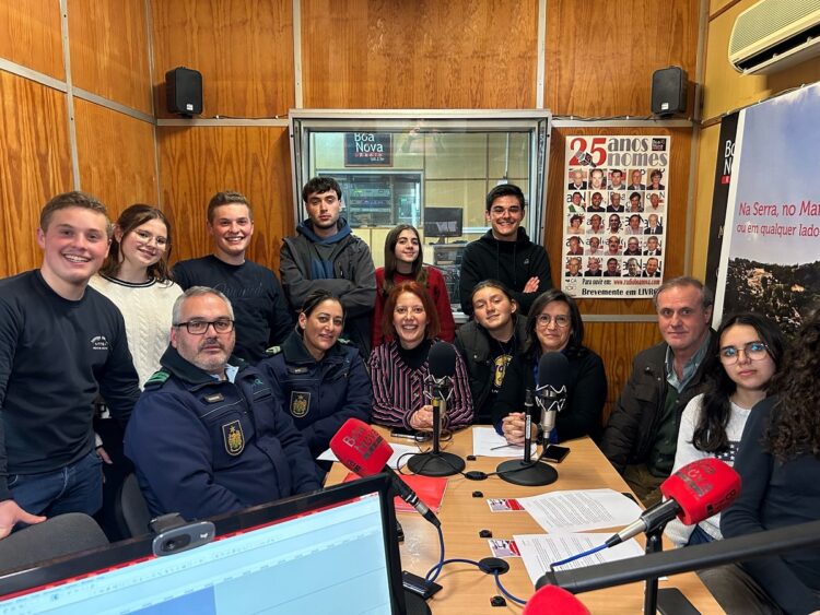 Como garantir a segurança na Internet e na Escola? A Escola Segura da GNR responde!