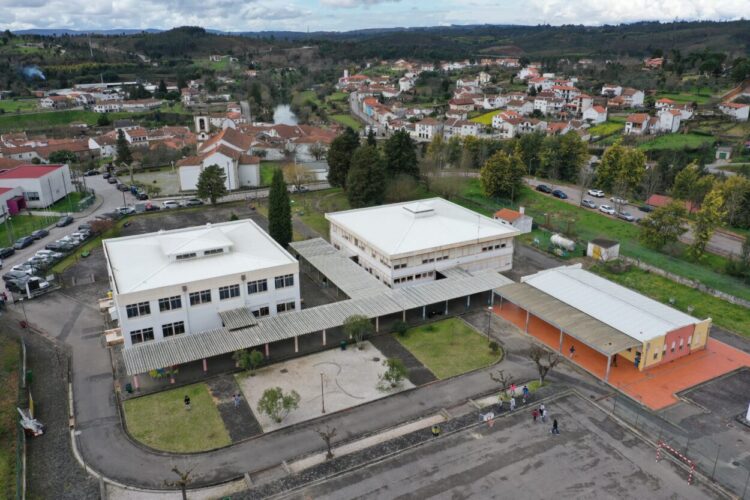 Reabilitação da Escola Básica Mendes Ferrão, em Côja, avança em abril