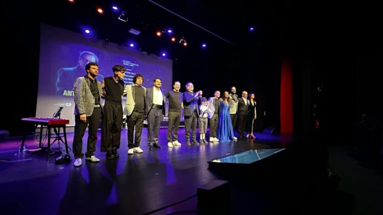 António Sala enche Casa da Cultura com espetáculo comemorativo dos seus 60 anos de carreira