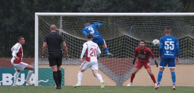 FC Oliveira do Hospital perde em casa com UD Santarém: as contas da manutenção estão (ainda) mais complicadas