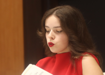 Agora é que me livro!: “É fundamental que os estudantes conheçam a história da conquista dos seus direitos”, afirma Jeni Fidalgo