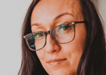 Agora é que me livro!:«Pensei que havia uma forma certa de escrever um livro. Descobri que não há», partilha Lénia Rufino