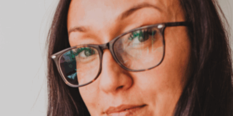 Agora é que me livro!:«Pensei que havia uma forma certa de escrever um livro. Descobri que não há», partilha Lénia Rufino