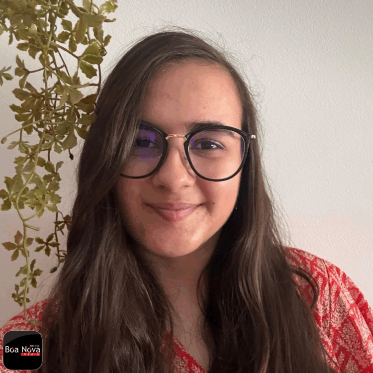 Agora é que me livro!: «Está na hora de avaliar as leituras da primeira metade do ano», comenta Mafalda Correia