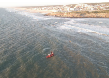Encontrado corpo de uma das crianças desaparecidas na Praia do Pedrógão