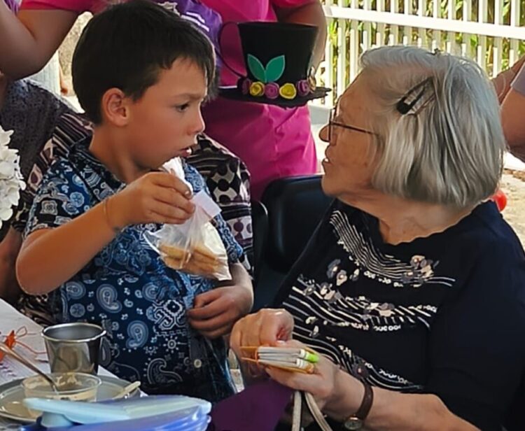 Centro Social de Travanca de Lagos promoveu encontro entre crianças e idosos para comemorar Dia dos Avós