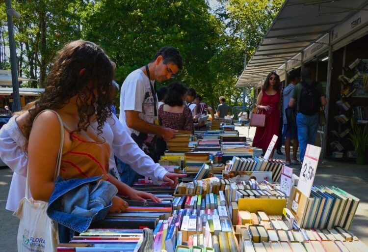 Agora é que me livro!: «Este ano, a Feira do Livro do Porto decorre entre 22 de agosto e 7 de setembro», diz João Gesta
