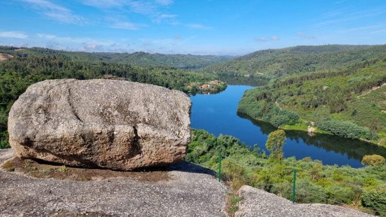 Tábua adquire terreno para criação de zona de lazer junto ao Penedo Cabana