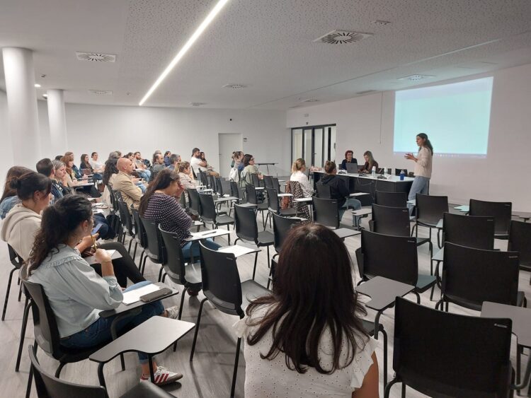 Sessão capacitou pais e educadores da FAAD para cuidados respiratórios nas crianças