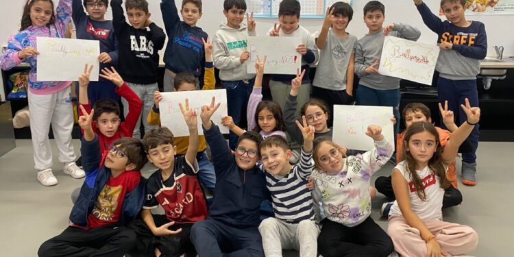 Turma do 3ºC apresenta “A Poesia Está No Ar” (Ep.2)