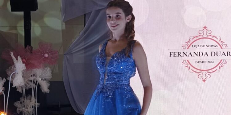 Maria Leonor é a primeira criança a desfilar numa edição do Viseu Noivos