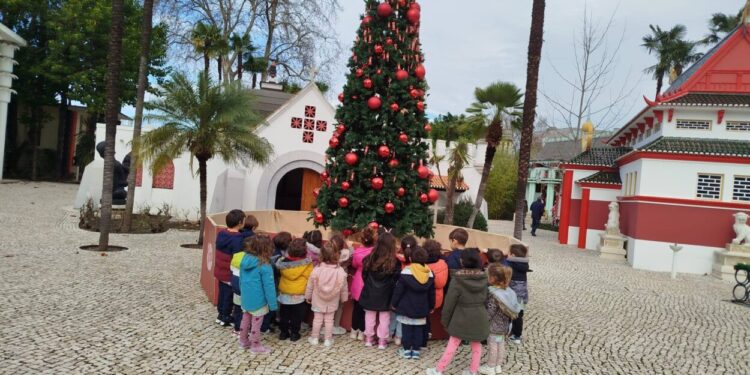Junta de Freguesia de Travanca de Lagos oferece passeio ao Portugal dos Pequenitos