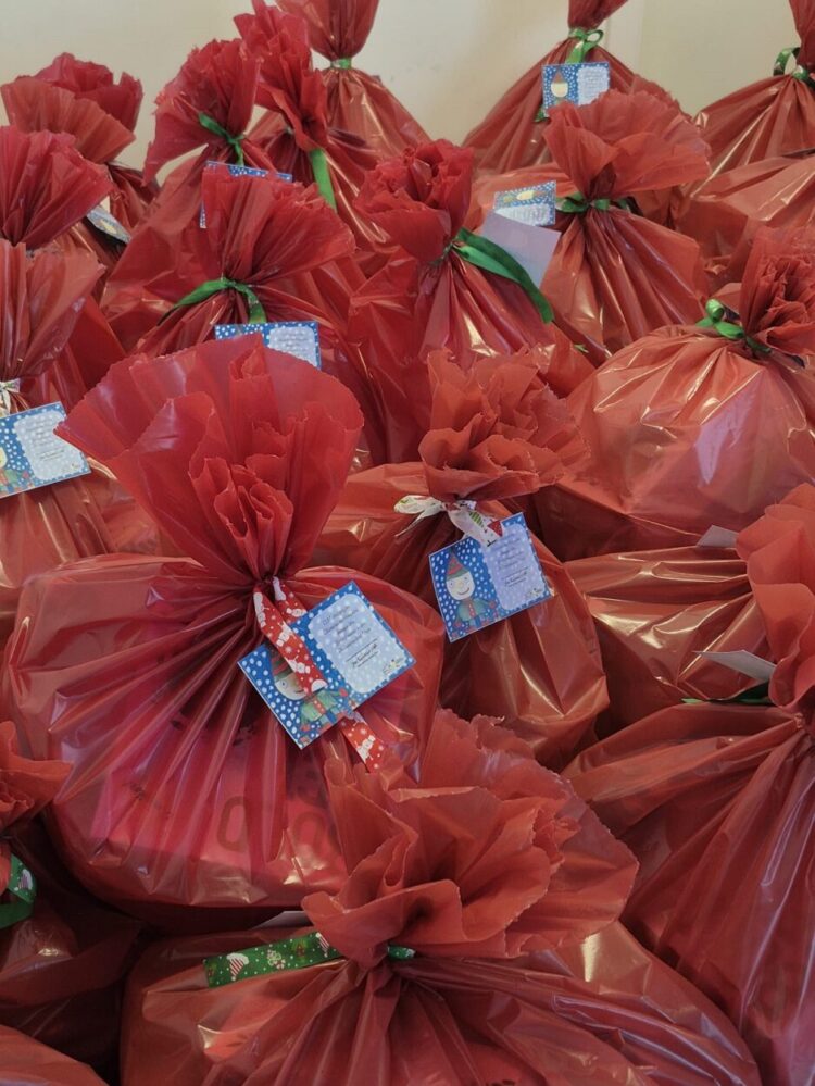 Famílias carenciadas de Oliveira do Hospital receberam cabazes para a ceia de Natal: 74 das pessoas apoiadas são crianças