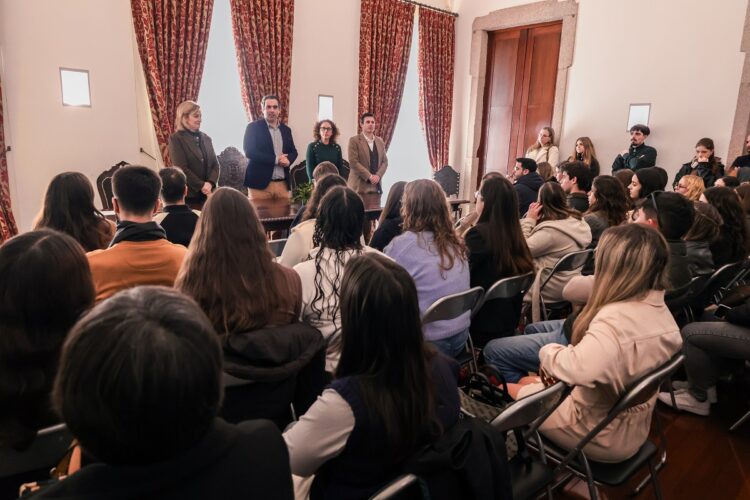 Seia atribuiu 50 mil euros em bolsas de estudo a estudantes do ensino superior